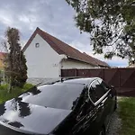 Apartmanovy Dom Pri Bratislave * سينيتش