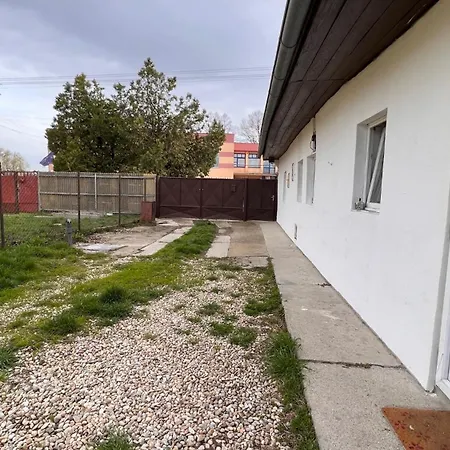 بيت للعطل Apartmanovy Dom Pri Bratislave سينيتش