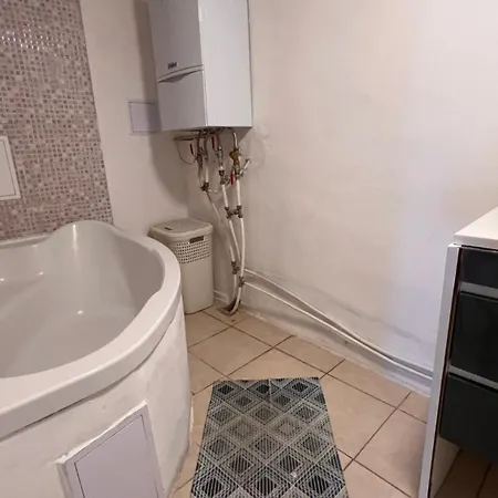 Apartmanovy Dom Pri Bratislave Senec